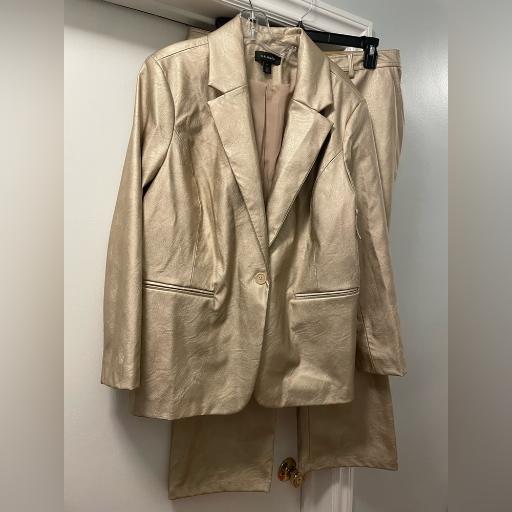 NWT Halogen Faux Leather Suit - 1X Blazer & 14W Pants inseam 26" - Gold Metallic